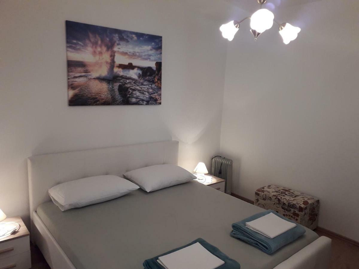 Apartman Helena Senj  Eksteriør bilde
